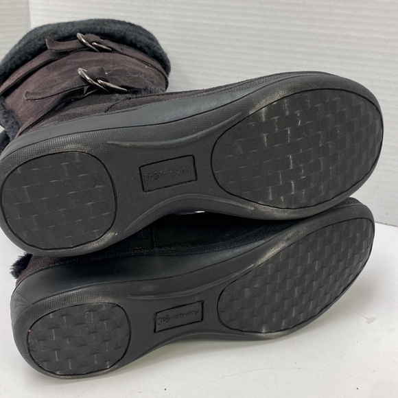 Relativity Sunburst Women’s Faux Fur Trimmed Winter Boots - Picture 6 of 7